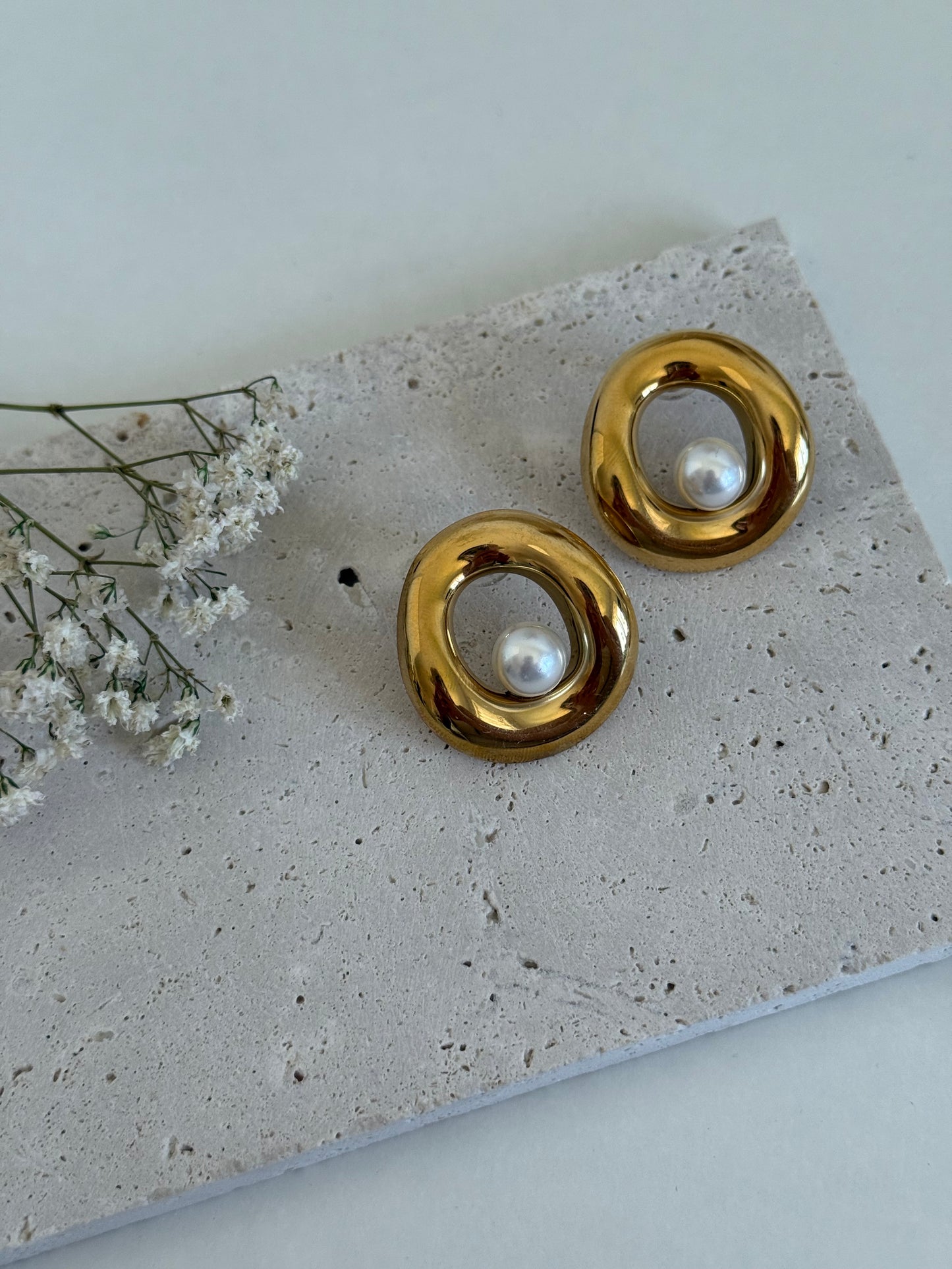 Golden Pearl Ohrring