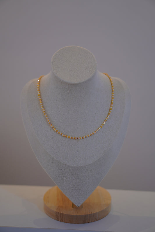 Perlenkette mit gold Akzenten