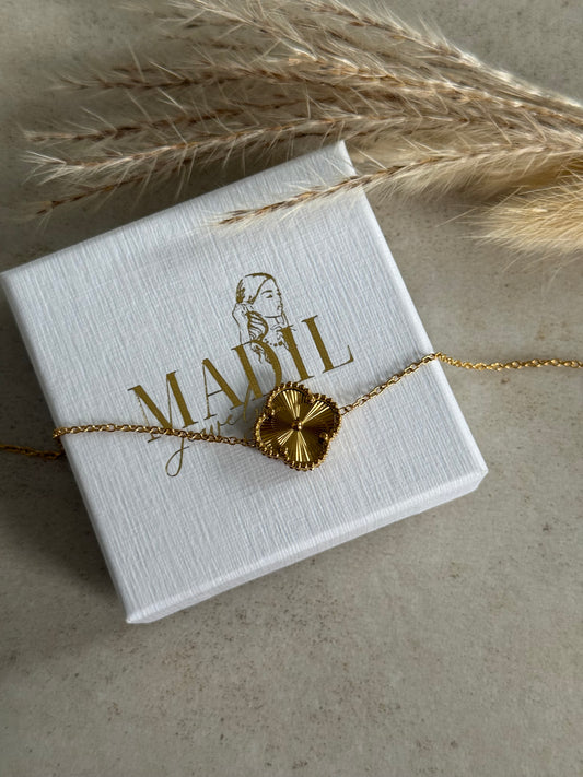 Golden Clover Armband