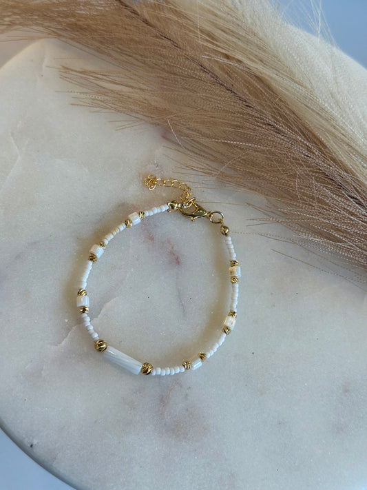 Perlenarmband in Weiß-Gold-Optik