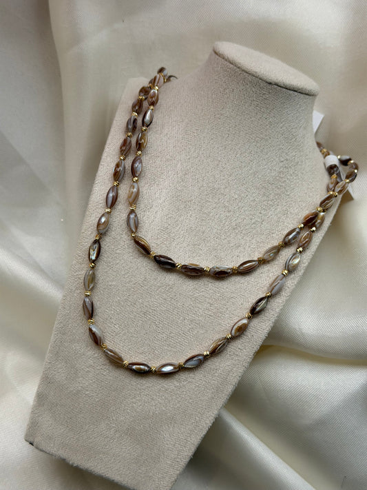 Perlenkette aus ovalen braunen Perlen