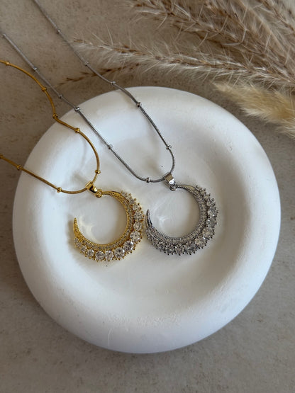 Celestial Moon Halskette