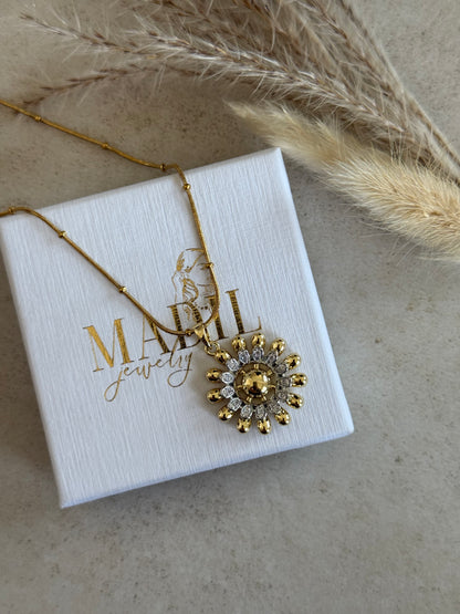 Golden Sunburst Halskette