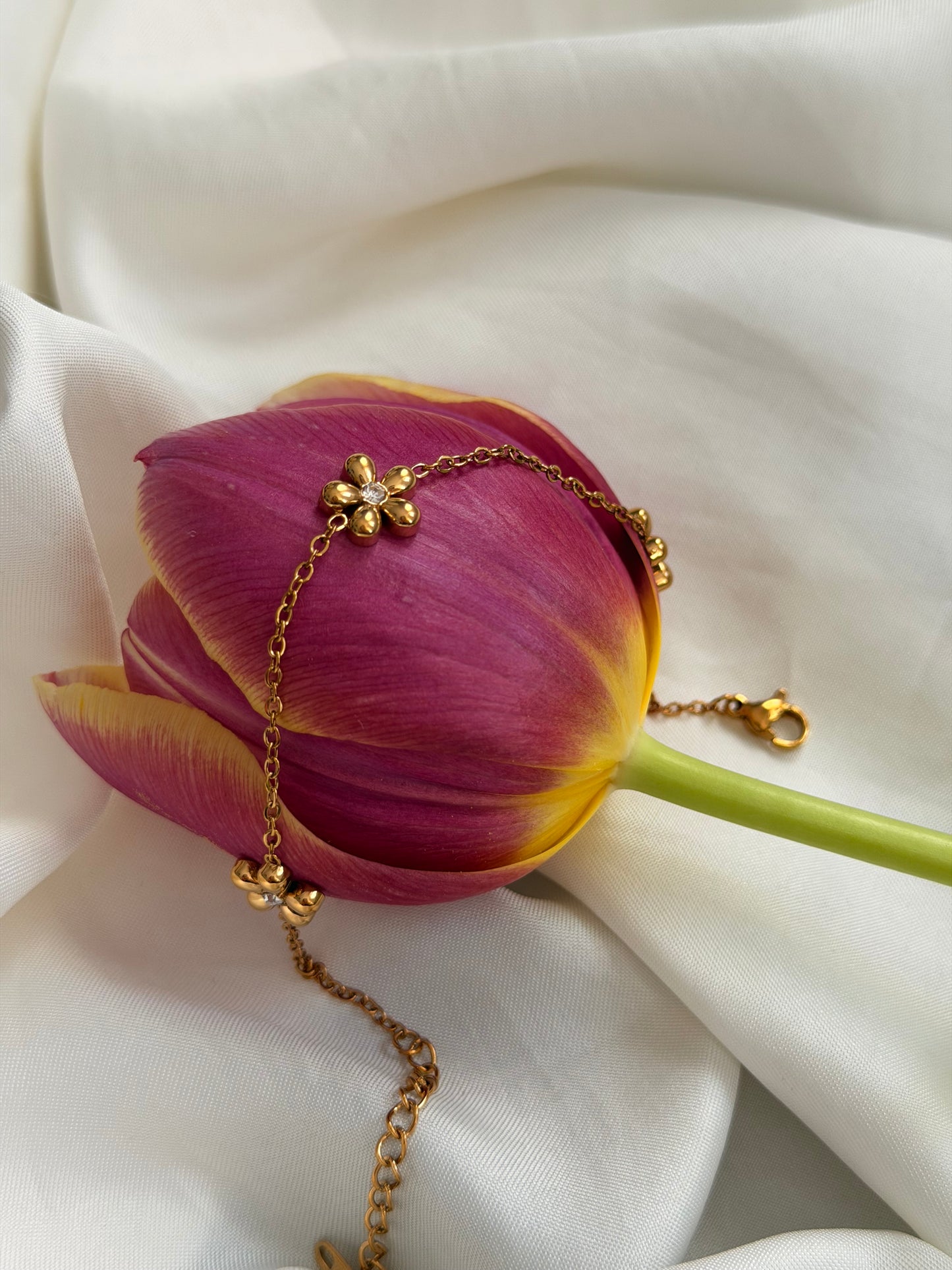 Golden Flower Armband