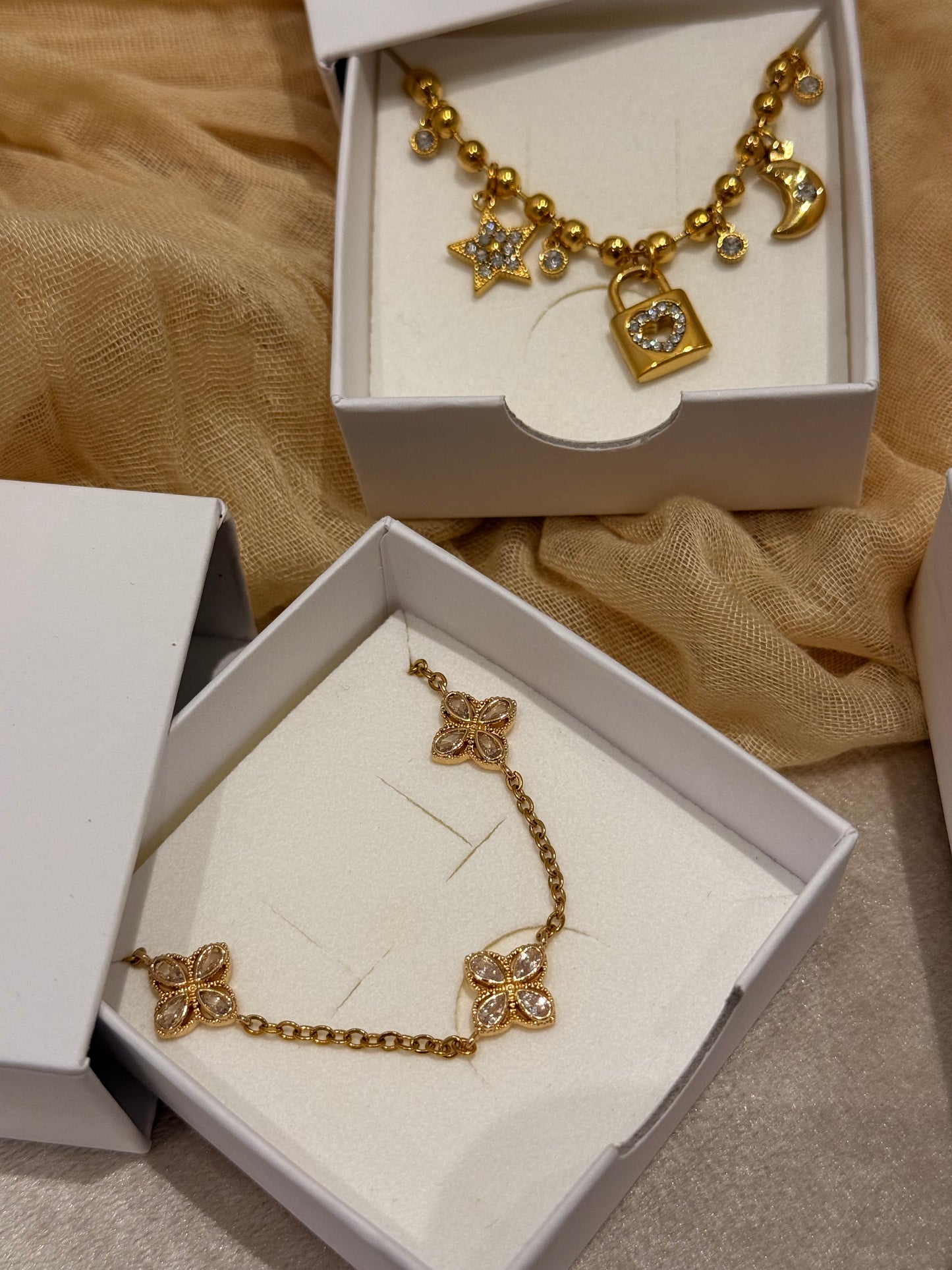 Flower Chain Armband