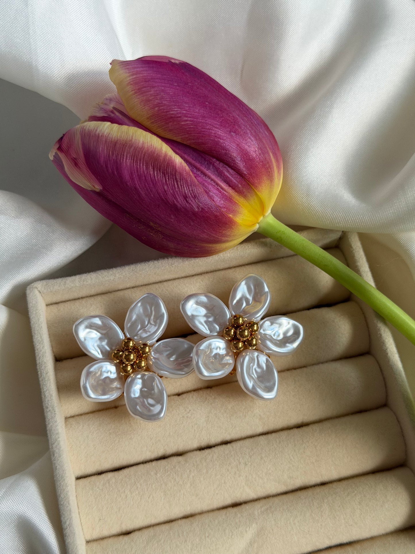 Pearl Bloom Ohrringe