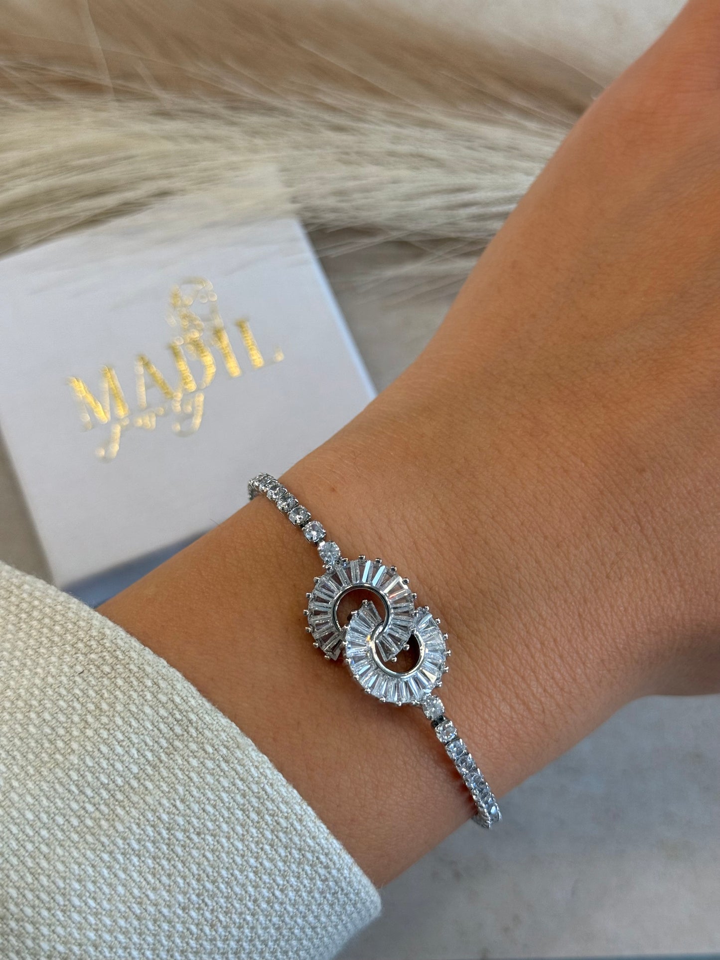 Eternal Spark Armband