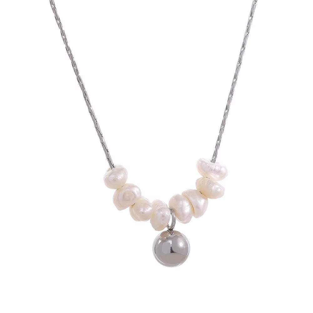 Moon Pearl Kette