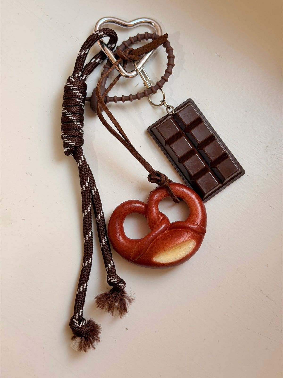Choco Pretzel Anhänger