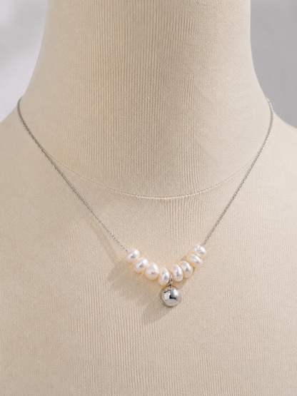 Moon Pearl Kette